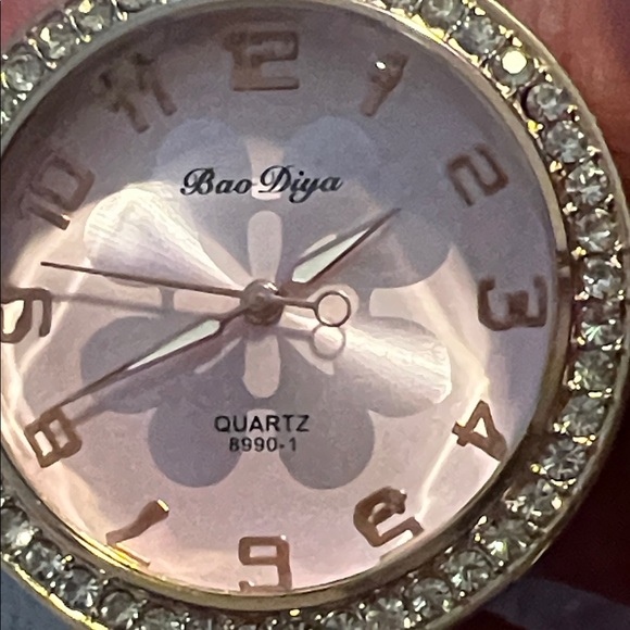 Stylish Pink Women\'s Watch (A)